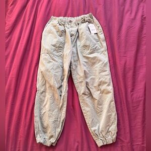 NWT Free People Army Green Elastic Waist Cargo Pants Cropped Size Large